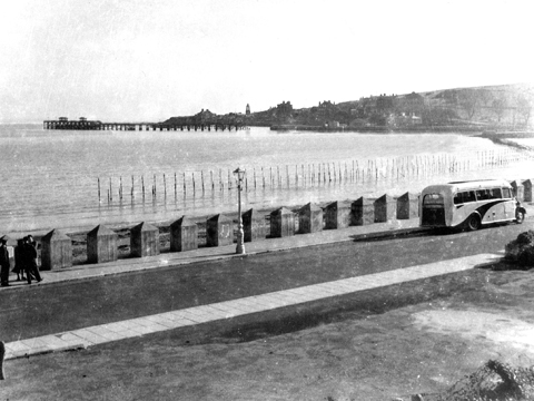 910edSwanage2 Swanage Beach was transformed by the installation of anti-invasion devices