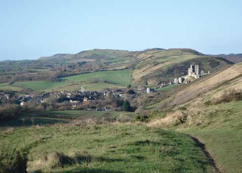 1110edFACEOF2 Corfe Castle from Challow Hill