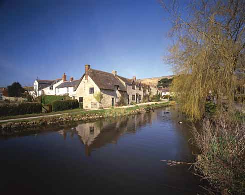 1210edTrump1 Sutton Poyntz with its mill pond was Hardy’s inspiration for Overcombe, the village around which the story centres. John Loveday’s father owns the mill and lets part of the building to Widow Garland and her daughter Anne.