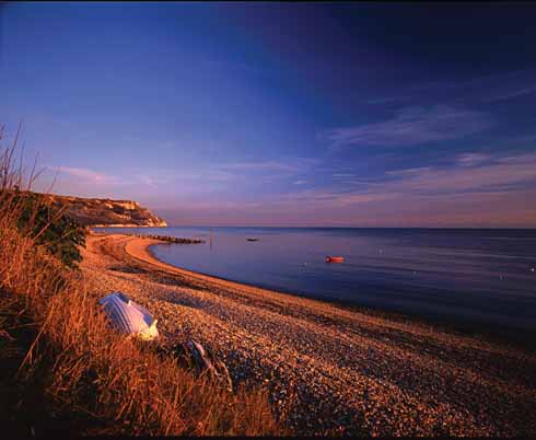 1210edTrump7 Ringstead Bay and White Nothe. It was here that the locals confidently expected the French invaders to land. In the novel the alarm beacons are actually set alight to show that the invasion has happened; but – as in reality – Napoleon’s armies never came.