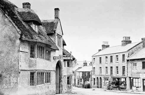 The original White Horse made one side of the middle triangle of Maiden Newton. Externally it had altered little over the years, but Hardy found that much had changed inside.