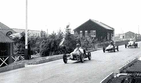 511edBLANDFORDpositional3 Major Peter Braid emerged unharmed after the extraordinary accident in which he ended up on the Battalion HQ roof