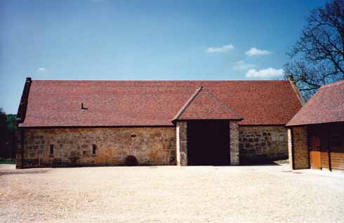 511edCerne4 The completed, rebuilt barn in 1989