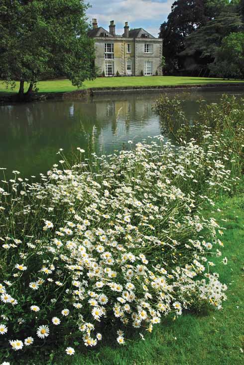 BEAMINSTER MANOR Further afield, a lakeside view