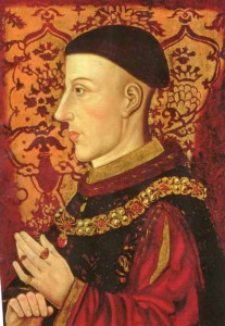 ❱ The famous and, in fact, only extant likeness of Henry V showing his fashionable 'tonsure' and painted side-on, contrary to the customary three-quarters pose. This is probably because Henry received a serious and disfiguring arrow-wound at the Battle of Shrewsbury in 1403 and although tactfully no contemporaries ever passed comment on this the right side of his face must have been a bit of a mess.
