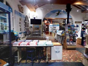 ❱ As well as the museum section beyond the arch, the surprisingly capacious building also holds the heritage  the heritage centre and shop